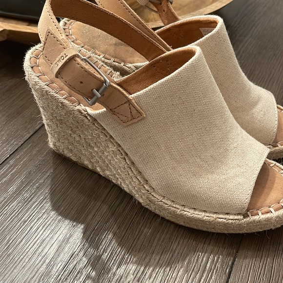 💗Toms Espadrille Wedges💗 - Picture 4 of 8